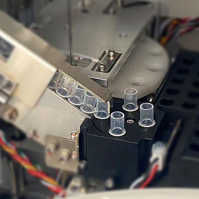 Automatisches Chemilumineszenz-Immunoassay-System