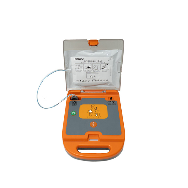 Halbautomatischer externer Defibrillator